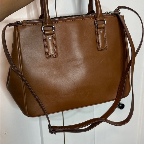 Danier Tan Leather Handbag with crossbody strap for conversion - Picture 4 of 7